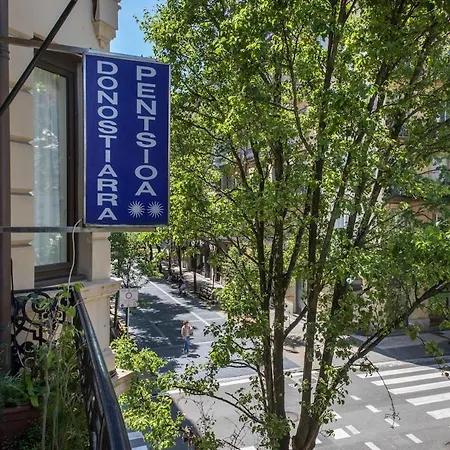 Twin With Private Bathroom Апартаменти Сан-Себастьян